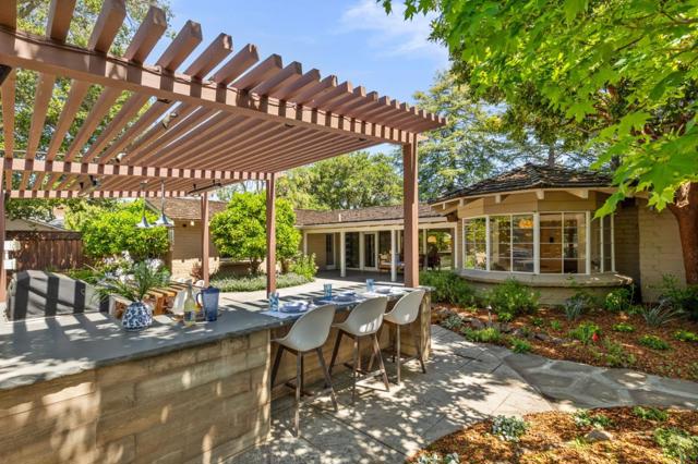 690 Torwood Lane, Los Altos CA: https://media.crmls.org/mediaz/b920a56b-61be-4e8a-8477-a9a0e864a06e.jpg