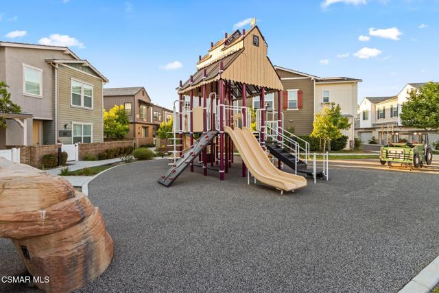 230 Farmhouse Drive, Simi Valley CA: https://media.crmls.org/mediaz/b9233e8f-1bb1-403b-8966-aa8e005b61e9.jpg
