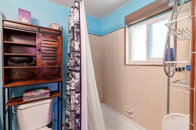 689 E Camino Parocela, Palm Springs CA: https://media.crmls.org/mediaz/b92366b8-a616-4ae1-b690-ff937f5e4afc.jpg