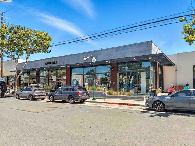 2238 7Th, Berkeley CA: https://media.crmls.org/mediaz/b923925d-2bd3-45de-bb11-484a164c42e1.jpg