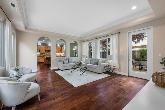 2555 Muirfield Way, Gilroy CA: https://media.crmls.org/mediaz/b923a522-7f37-48c8-a129-454f2b8e79a6.jpg