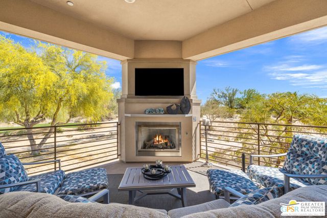 504 Retreat Circle, Palm Desert CA: https://media.crmls.org/mediaz/b9245807-53e4-4026-a994-d84feccd05b1.jpg