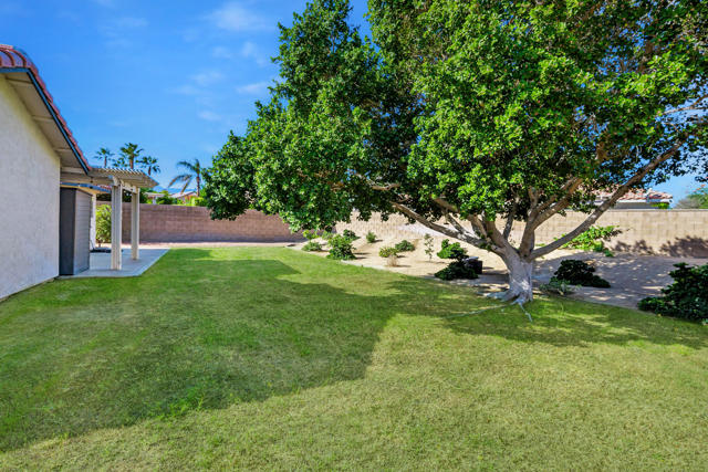 78524 San Marino Court, La Quinta CA: https://media.crmls.org/mediaz/b924ff38-4295-411d-b0c3-2f89993c6e4d.jpg