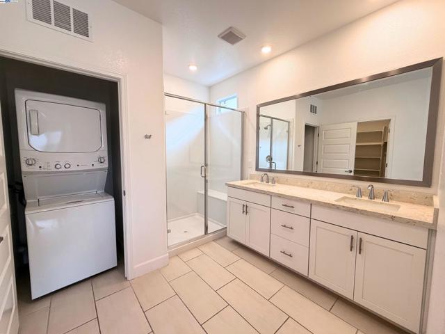 10349 Baldy Dr, Stockton CA: https://media.crmls.org/mediaz/b9255a22-9e07-4a91-b357-abb24a341fb9.jpg