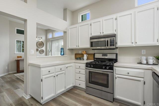 Detail Gallery Image 7 of 44 For 203 Triton Cir, Encinitas,  CA 92024 - 3 Beds | 2/1 Baths