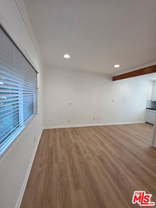626 Broadway Street, Venice CA: https://media.crmls.org/mediaz/b925c87b-f272-441f-aed2-f5be1a1af438.jpg