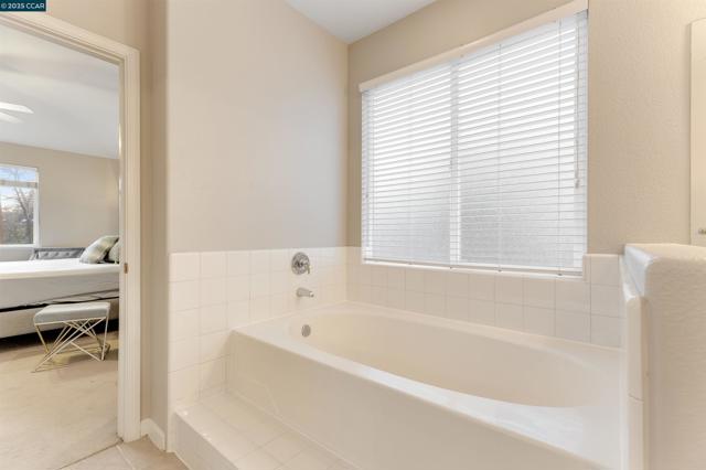 Image 38 of 60 For 1166 Briarwood Way