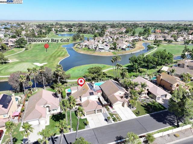 5160 Edgeview Dr, Discovery Bay CA: https://media.crmls.org/mediaz/b926374b-9c0b-49e8-af59-2649e557c01b.jpg