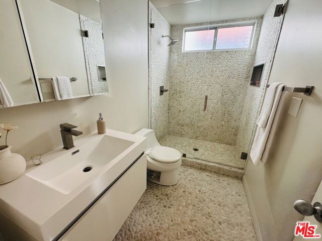 6935 Trolleyway, Playa del Rey CA: https://media.crmls.org/mediaz/b9277f3b-7822-4b9f-9624-9cc38608fd3b.jpg