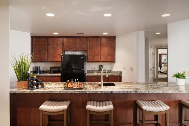 779 Barbara Ave, Solana Beach CA: https://media.crmls.org/mediaz/b9278617-69c5-48e2-9242-6352f7ead7f6.jpg