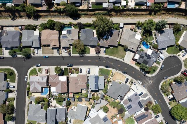 6944 Cedar Ln, Dublin CA: https://media.crmls.org/mediaz/b9279f58-7c04-43bd-b284-cb88ac97f553.jpg