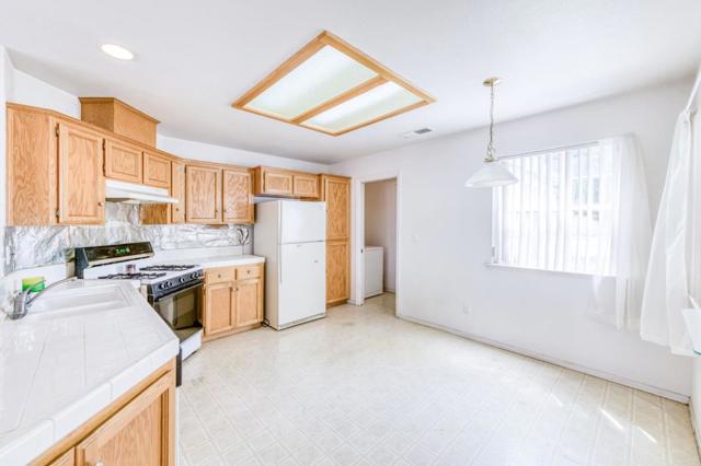 2670 N Katy Avenue, Fresno CA: https://media.crmls.org/mediaz/b927ff20-034f-46e5-b3cd-578f00f99d60.jpg