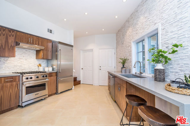 941 N Norman Place, Los Angeles CA: https://media.crmls.org/mediaz/b92877a3-2aa0-426a-a8ff-7b2445b7070c.jpg