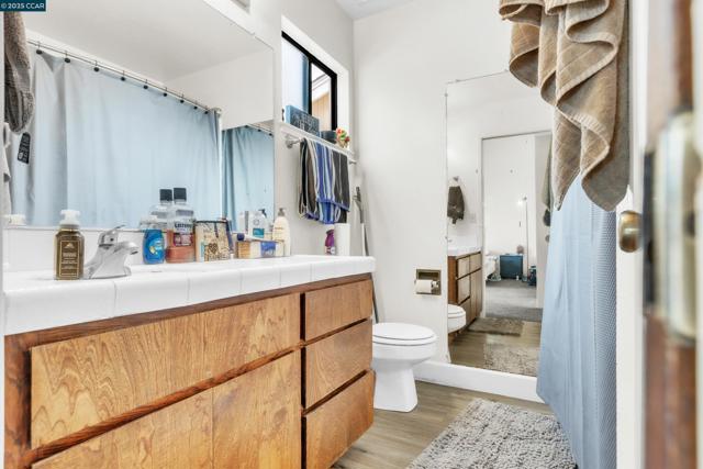 138 Farallon Ct, Aptos CA: https://media.crmls.org/mediaz/b9287a59-685e-4624-b175-e14b2d279657.jpg