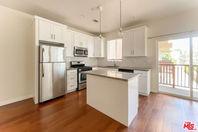 6178 Aldama Street, Los Angeles CA: https://media.crmls.org/mediaz/b9289e06-d74d-45c0-98e0-70204242d4ad.jpg