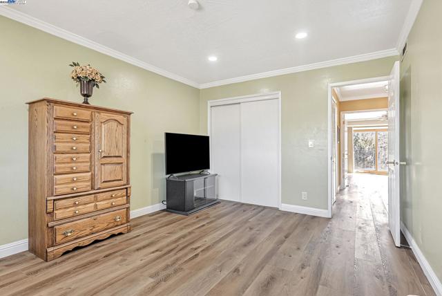 25660 Paul Ct, Hayward CA: https://media.crmls.org/mediaz/b928f3cd-3650-434b-ab01-2e47dc10186a.jpg
