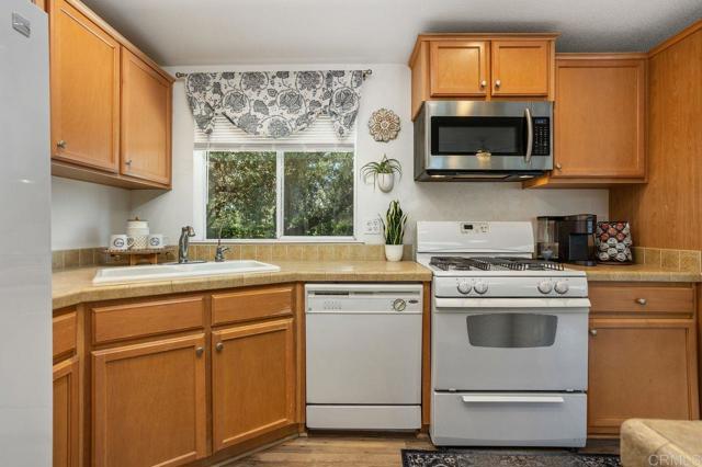 18218 Paradise Mountain Road, Valley Center CA: https://media.crmls.org/mediaz/b9292862-430f-4ea8-b216-b629a1470ca6.jpg