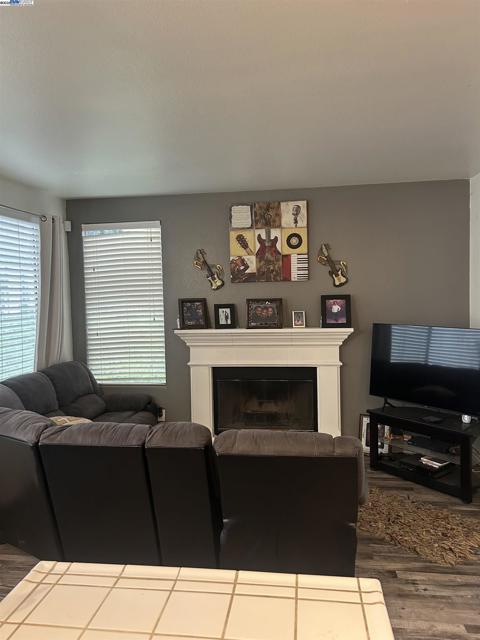 Image 1 of 18 For 1145 Camellia Ct