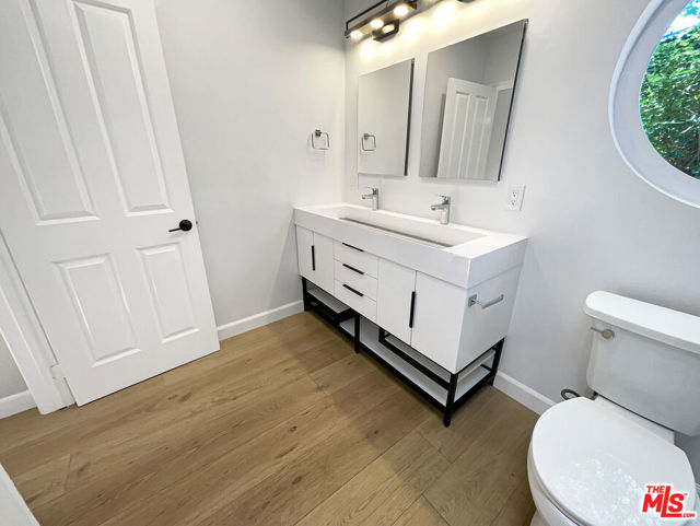 2252 Verde Oak Drive, Los Angeles CA: https://media.crmls.org/mediaz/b92a3253-9375-48cd-8819-582a6cebb382.jpg