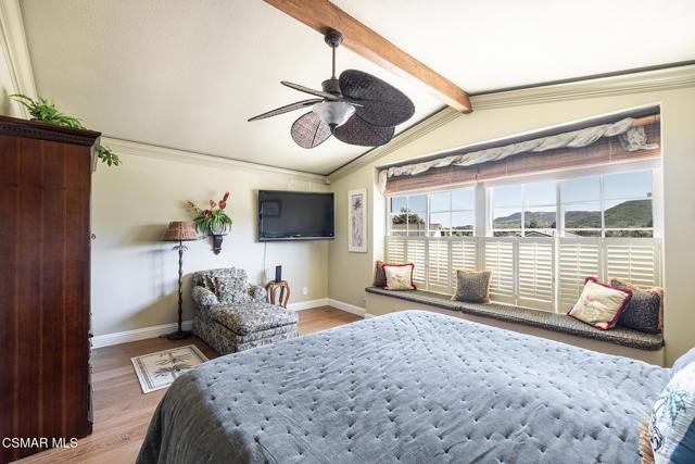 411 Blackhawk Drive, Newbury Park CA: https://media.crmls.org/mediaz/b92a4e77-9387-4811-b90d-8014b52469b9.jpg