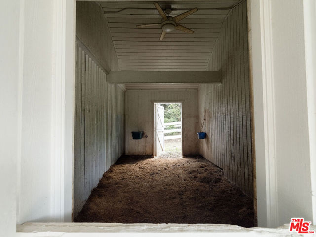 2 Eucalyptus Lane, Rolling Hills CA: https://media.crmls.org/mediaz/b92a97cd-b24a-4b15-a581-25bdfe58ac87.jpg