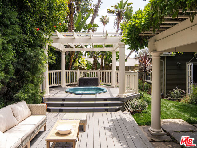 1402 N Benton Way, Los Angeles CA: https://media.crmls.org/mediaz/b92c6506-2d63-43fb-82d9-a3cc483b21a1.jpg