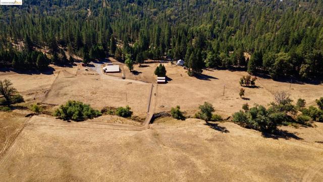 10488 Converse RD, Coulterville CA: https://media.crmls.org/mediaz/b92cfb3f-8f06-41c5-b4ac-7270855a3cda.jpg