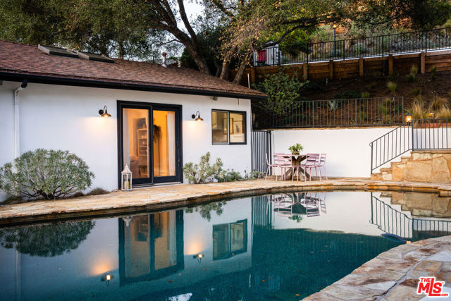 554 Mountain Green Drive, Calabasas CA: https://media.crmls.org/mediaz/b92d0a0a-0ad3-471f-b546-fb9d9a585a2b.jpg