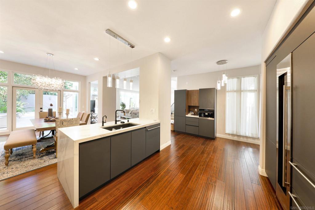 9760 Claiborne Sq - photo 2