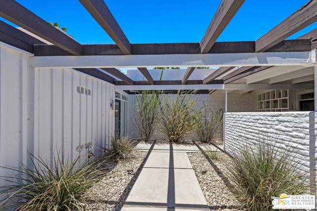 1279 S Driftwood Drive, Palm Springs, CA 92264