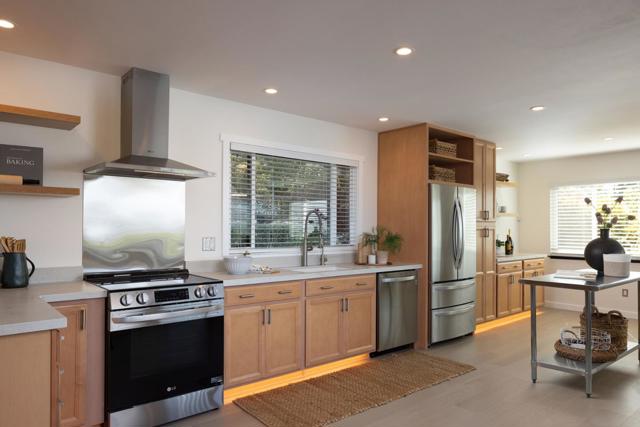 25450 Via Cicindela, Carmel CA: https://media.crmls.org/mediaz/b92daa43-e2b1-4396-bca7-08cae5942321.jpg