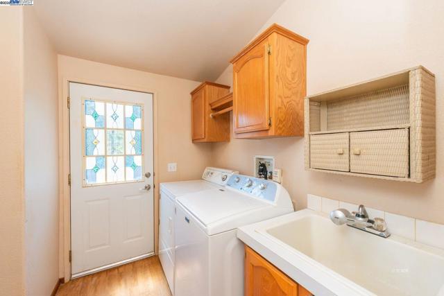31 Rocky Road, Weaverville CA: https://media.crmls.org/mediaz/b92dcf88-1553-4739-bf18-9eed33787b58.jpg