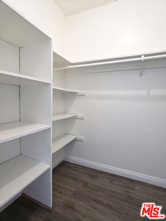 5656 La Mirada Avenue, Los Angeles CA: https://media.crmls.org/mediaz/b92e27a6-f164-4fc8-a375-bf9f08d40d4e.jpg