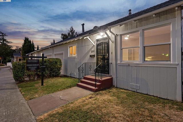 290 2Nd Ave, San Leandro CA: https://media.crmls.org/mediaz/b92e3d6b-8076-43f5-8661-d23dd04b2327.jpg
