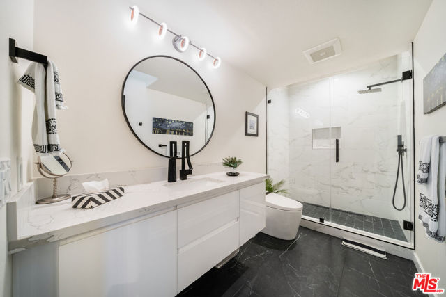4392 Park Paloma, Calabasas CA: https://media.crmls.org/mediaz/b92e5477-c7d1-4912-8999-c3b694f7f9dd.jpg