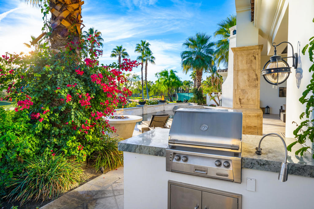 B92eaefa D6d7 45b8 934b D4ce19f35bf5