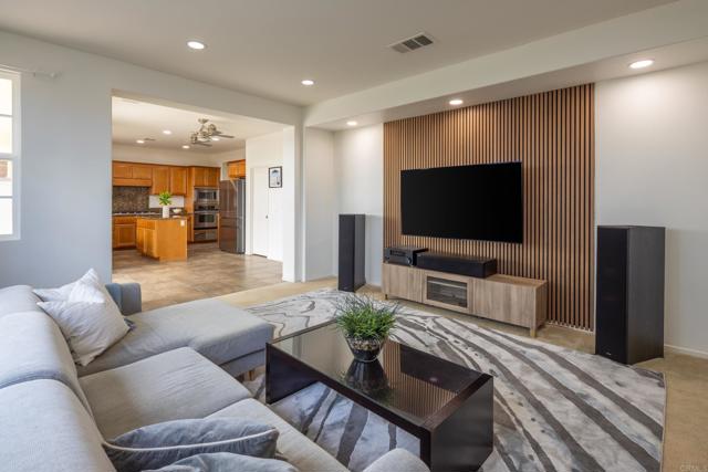 1185 Parkview Drive, Oceanside CA: https://media.crmls.org/mediaz/b92f06dc-6e16-4c12-aed2-4d1e973d9b7a.jpg