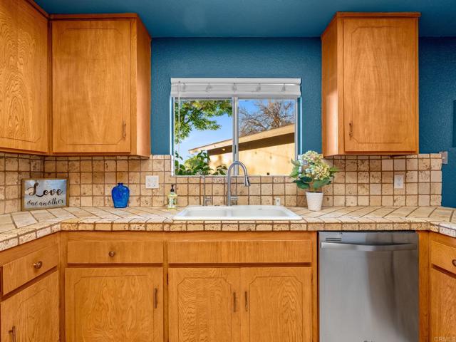 Detail Gallery Image 22 of 53 For 1130 Pebble Springs Ln, Escondido,  CA 92026 - 3 Beds | 2 Baths