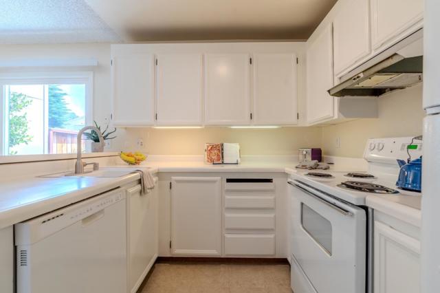 1263 Rosita Road, Pacifica CA: https://media.crmls.org/mediaz/b92f905e-0190-40db-812a-d0546b7aee55.jpg