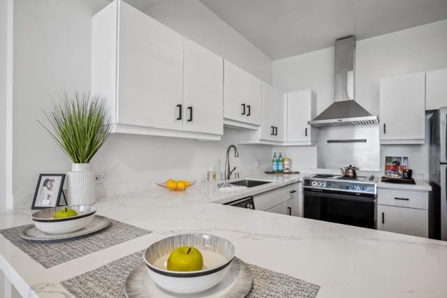 6363 Christie Avenue, Emeryville CA: https://media.crmls.org/mediaz/b92fb255-bf1b-4d39-ba34-80ddaa2b07de.jpg