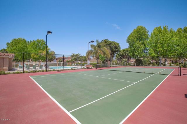 2188 Eastridge Loop, Oxnard CA: https://media.crmls.org/mediaz/b92fea72-44c6-46e4-ae72-e452c29d4680.jpg