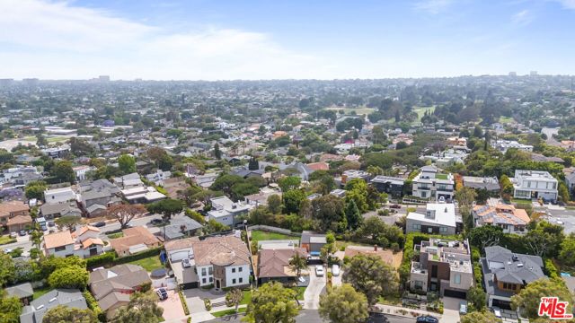 3229 Rosewood Avenue, Los Angeles CA: https://media.crmls.org/mediaz/b930d949-8f68-48ec-ac72-41f847f754c8.jpg