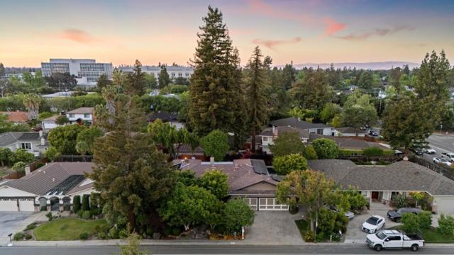 1275 Covington Road, Los Altos CA: https://media.crmls.org/mediaz/b930ebed-bf28-4cae-b84a-1259c4164f36.jpg