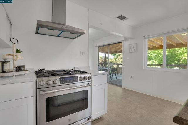 2968 Glenside Dr, Concord CA: https://media.crmls.org/mediaz/b930f4b9-546c-4605-acdf-59cf51d85c31.jpg