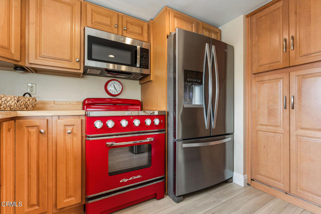 4534 La Brea Street, Oxnard CA: https://media.crmls.org/mediaz/b931191d-508f-4eb1-8434-e7e5ce287f76.jpg