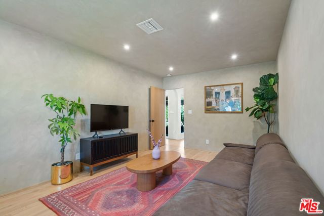 Image 30 of 51 For 6202 Willard Avenue