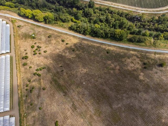 30 Riverside Road, Watsonville CA: https://media.crmls.org/mediaz/b931a9f4-82dd-4a70-b208-85c09ca52df0.jpg