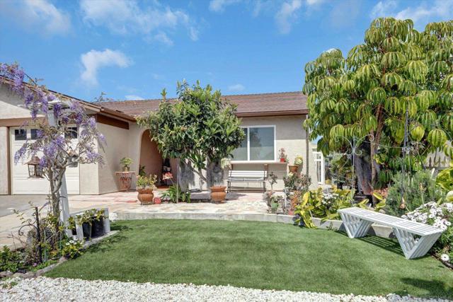 3956 San Pablo Ave, Oceanside CA: https://media.crmls.org/mediaz/b931b4ce-b1e6-4d29-a41d-9b63433415d6.jpg