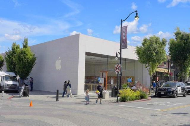 828 N El Camino Real, San Mateo CA: https://media.crmls.org/mediaz/b93222b7-d61b-4c63-a500-c409fbe18a6d.jpg