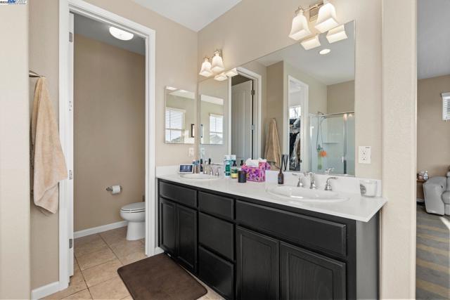 248 Alta St, Brentwood CA: https://media.crmls.org/mediaz/b932fec9-73d5-4416-a9df-be8b16780e59.jpg